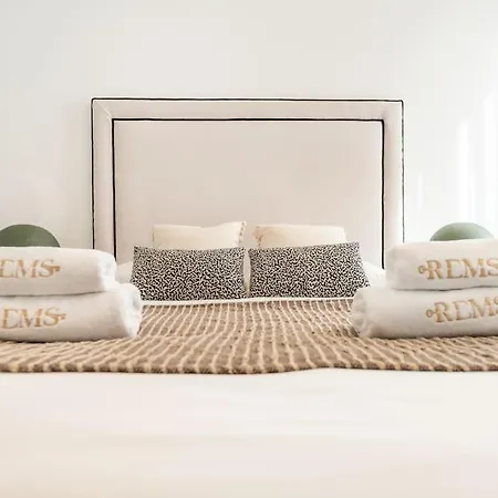 Apartment Delightful And Bright In Center By Rems Malaga