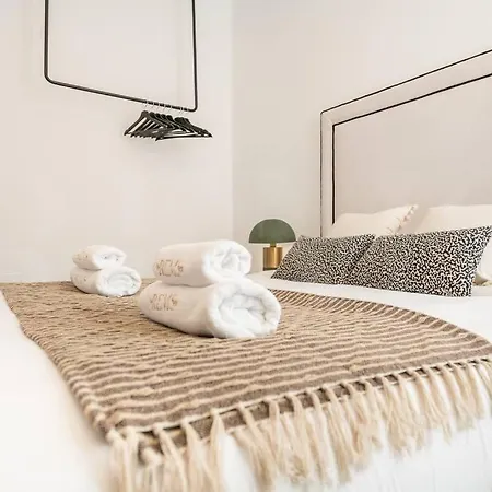 Delightful And Bright In Center By Rems Apartment