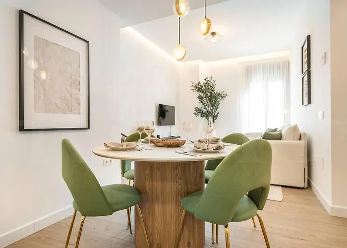 Delightful And Bright In Center By Rems Málaga
