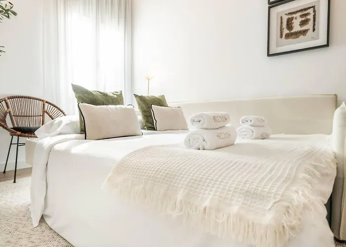 Delightful And Bright In Center By Rems Daire Málaga