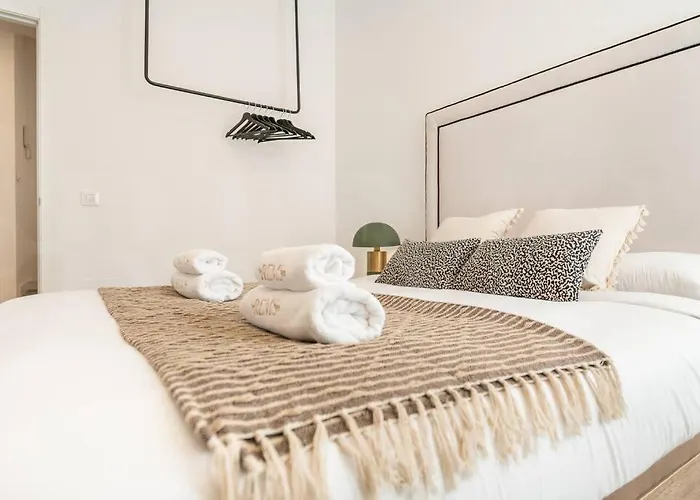 Delightful And Bright In Center By Rems Daire