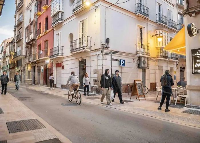 Daire Delightful And Bright In Center By Rems Málaga